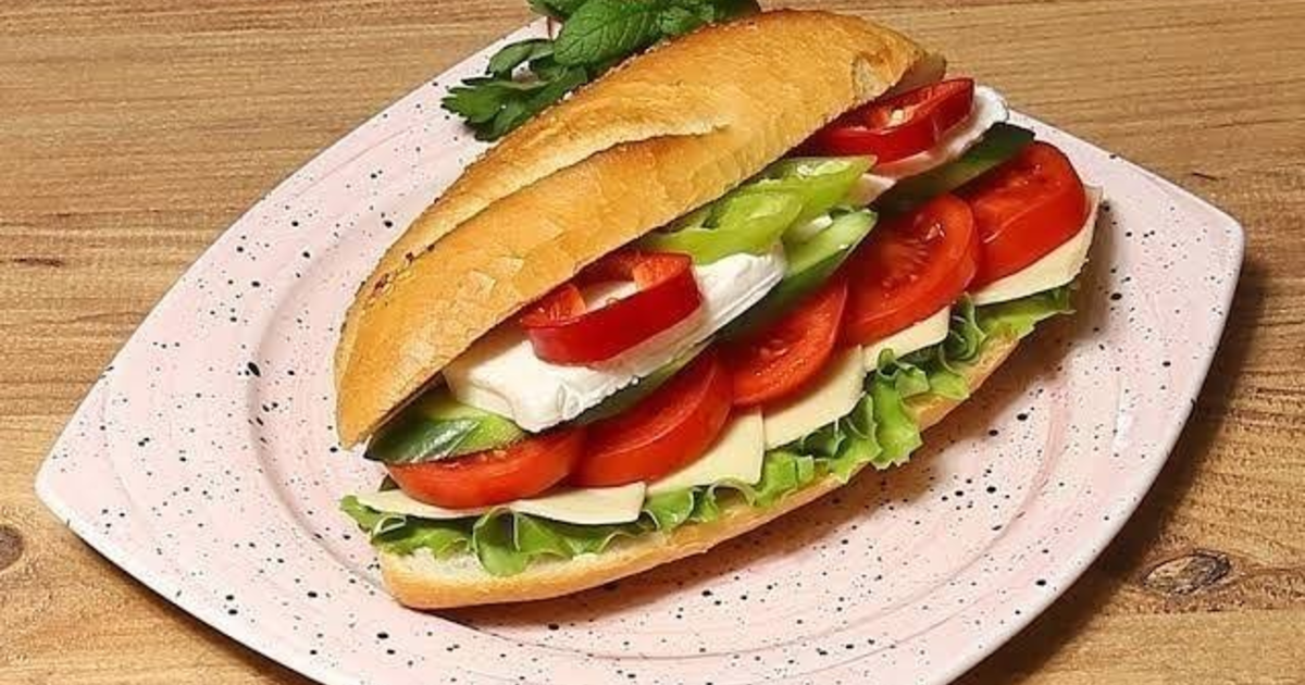 Ekmek Arası Kaşar Domates