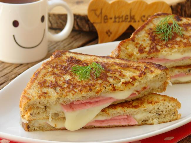 Salamlı Kaşarlı Tost